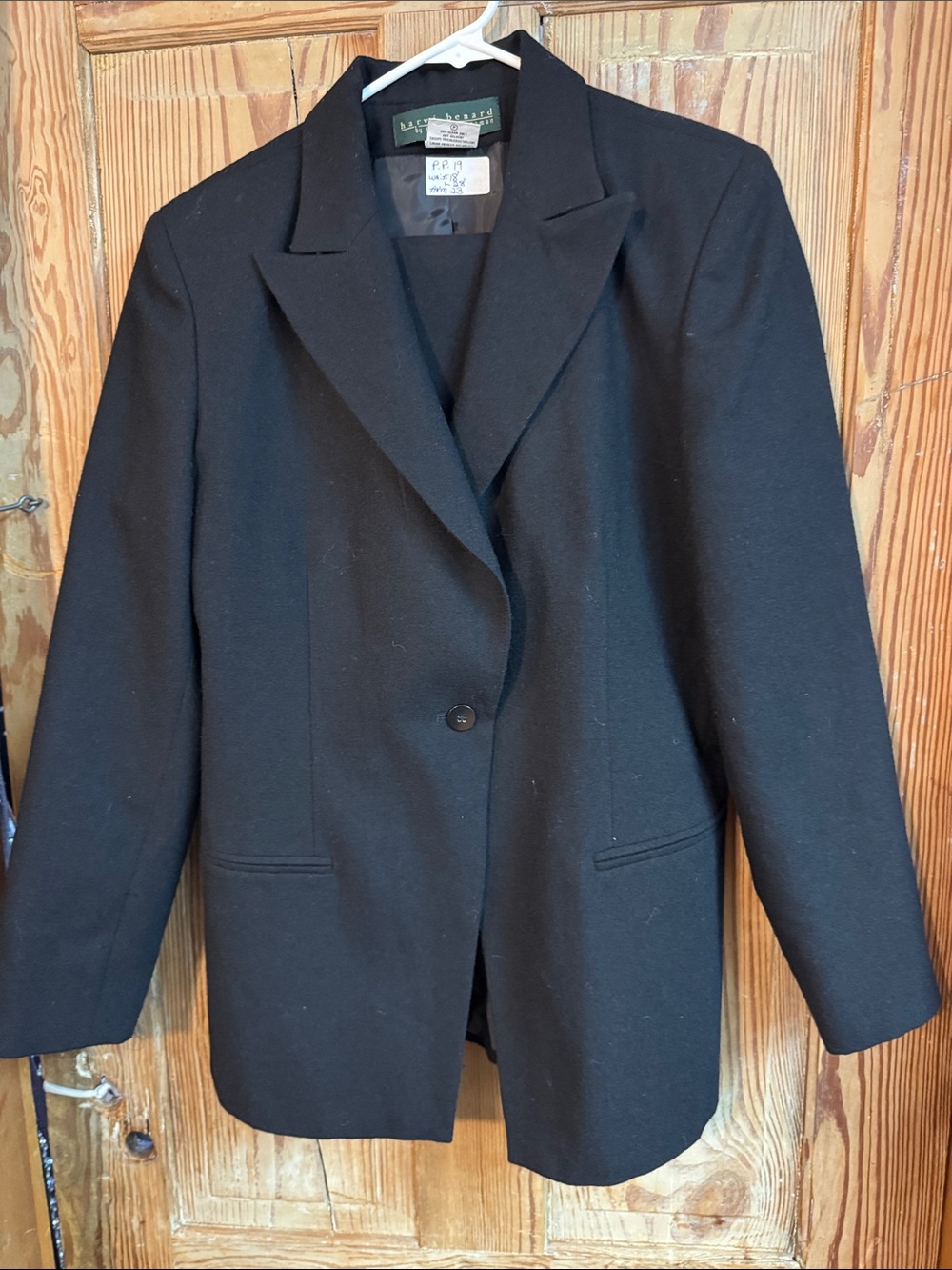 Harve Benard Black Women's Tailored suit embroidered side buttons skirt 10